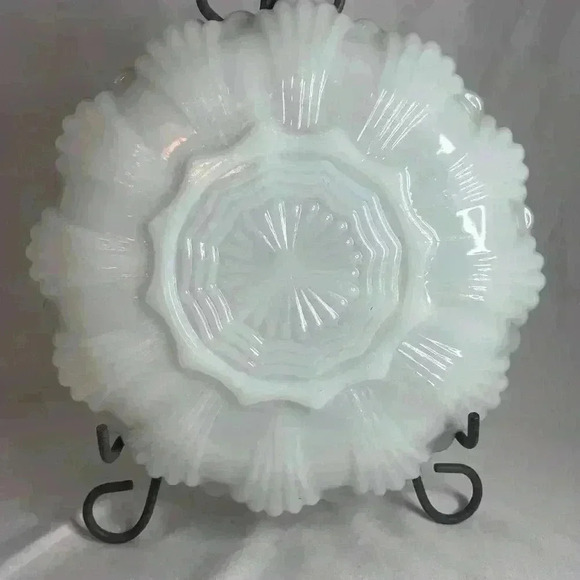 Anchor Hocking Milk  Glass divided relish dish​ - Picture 3 of 4